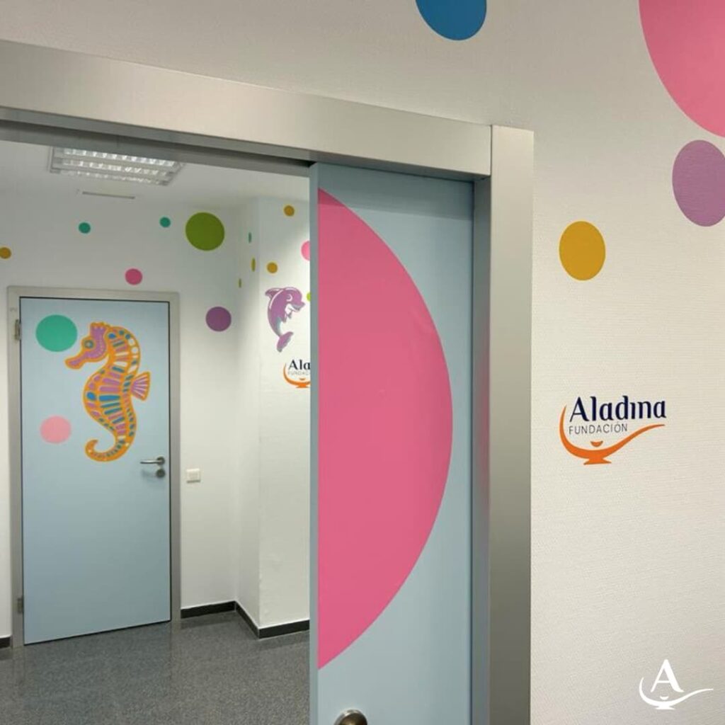 Decoramos la sala pediátrica de urgencias del Hospital de Tomelloso