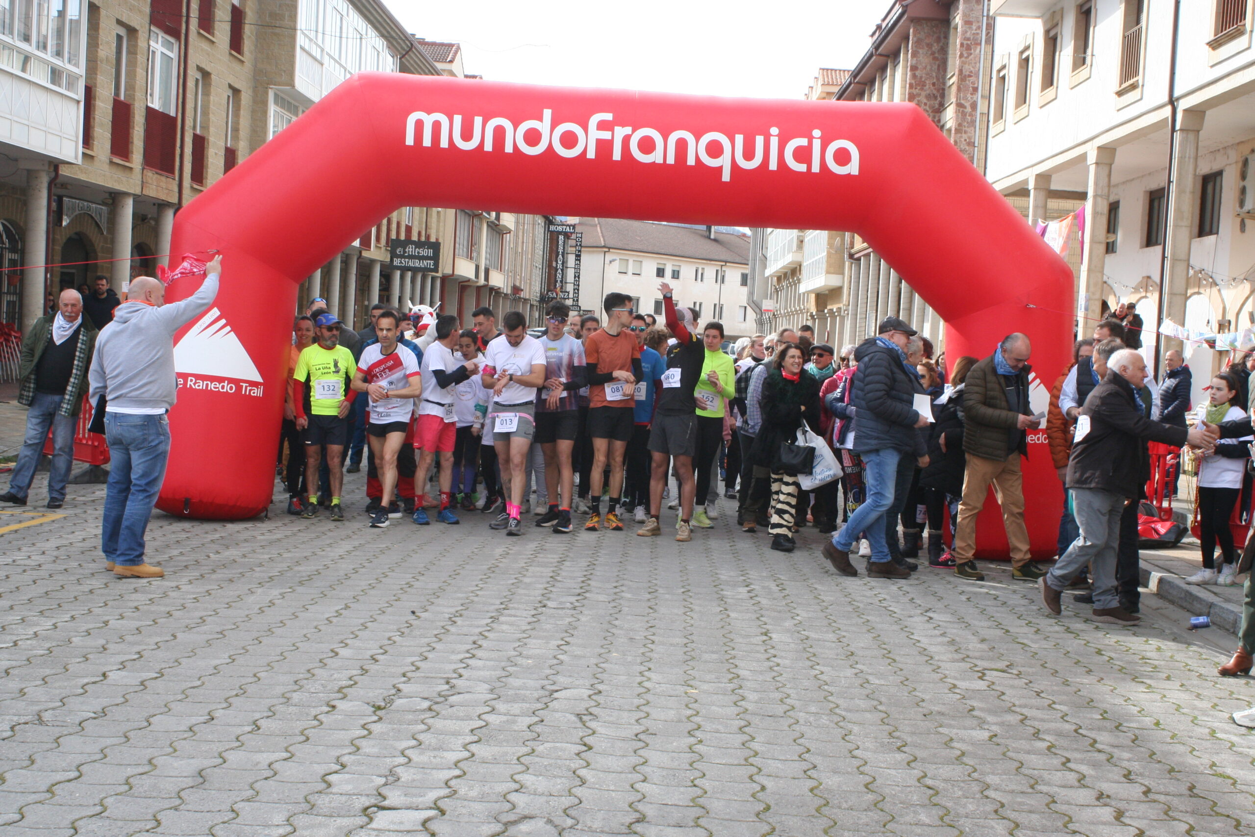 "La montaña se mueve" 2ª Carrera solidaria contra el cáncer infantil Montaña de Riaño y Mampodre