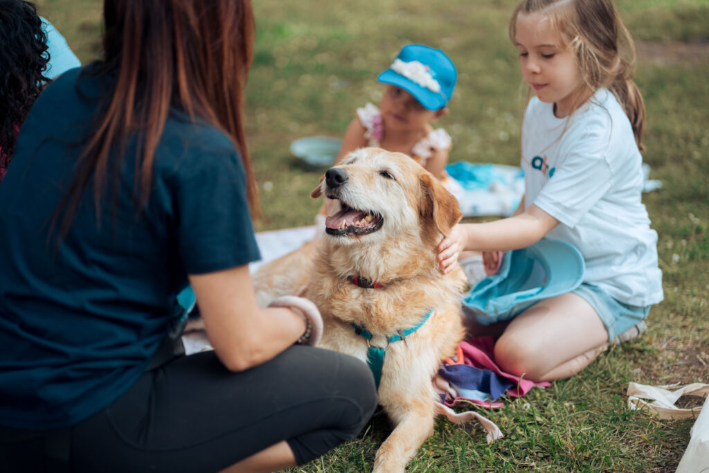 Nace "Amigos Peludos": un estudio de terapia asistida con animales para mejorar la calidad de vida de niños con enfermedades graves