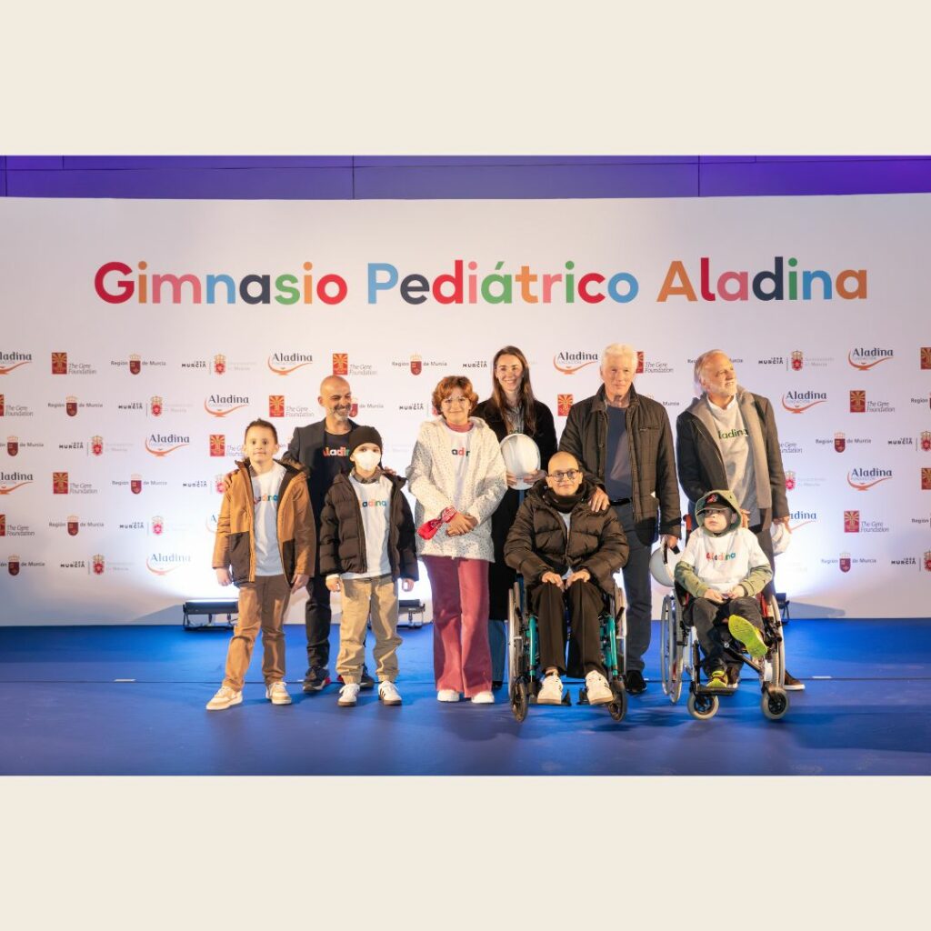 Colocamos la primera piedra del Gimnasio Aladina en el Hospital de Arrixaca